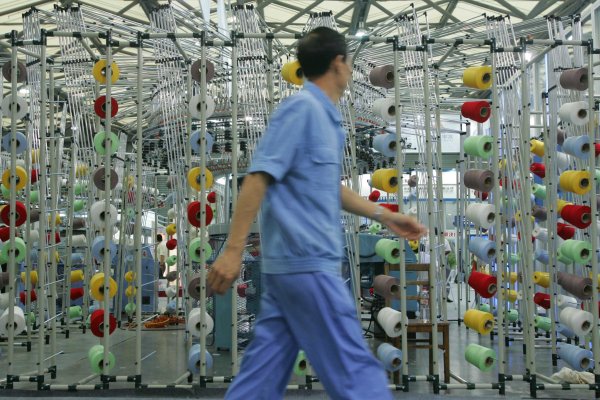 淘配网 香港法定最低工资升至每小时42.1港元
